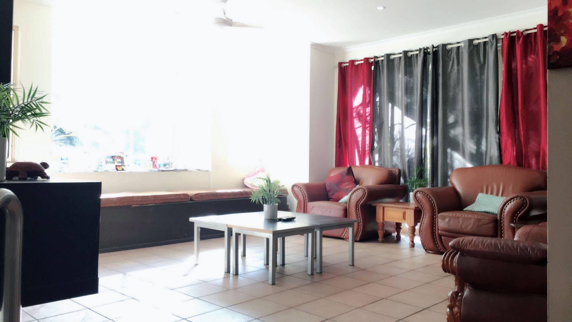 Gold Coast Hostel Экстерьер фото